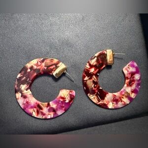 BaubleBar Marbled Pink & Burgundy Resin Hoop Earrings